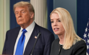 特朗普政府陷“愛潑斯坦檔案”陰影 白宮全力展開危機控制