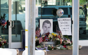 殺害保守派活動人士查理·柯克的狙擊手仍逍遙法外